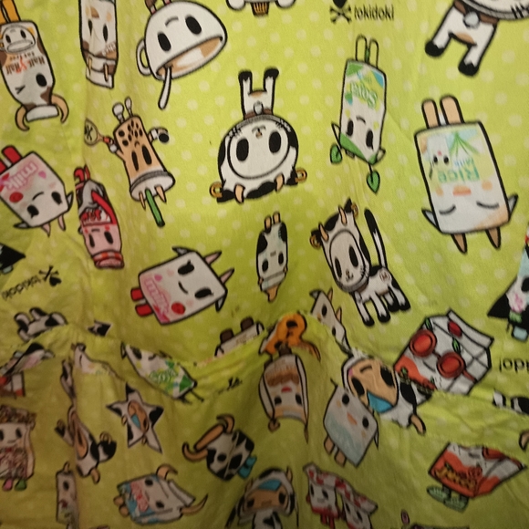 KOI Tokidoki (L) scrub top anime creature print (SEE DESCRIPTION) - Picture 3 of 4